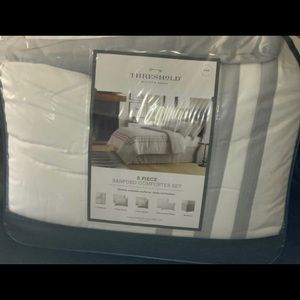 Comforter set